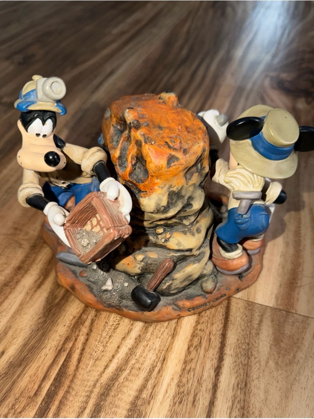 Disney Big Dig In The Boneyard Animal Kingdom Mickey
Pluto Goofy Dinosaur Statue